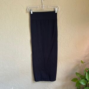 ASOS Design Elegant Black Women's Skirt compression size small length 33”‎